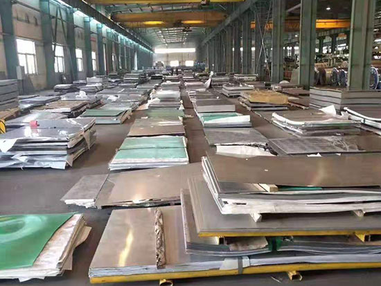 沈阳华赢新型板材 引领行业革新，解析新型岩棉板与聚氨酯冷库板的卓越性能